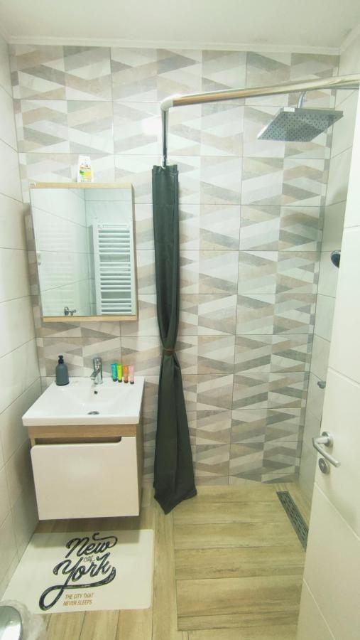 Apartman Lena Apartment Tuzla Luaran gambar